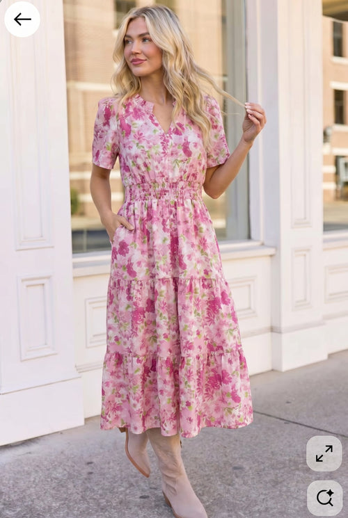 A Georgia Dream in Pink Floral Midi Dress